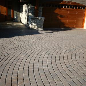 Whistler driveway finished with interlocking paving stones and clean edging